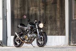 Der speziell gebaute Ducati Café Racer entwickelt von Smokin‘ Motorcycle.